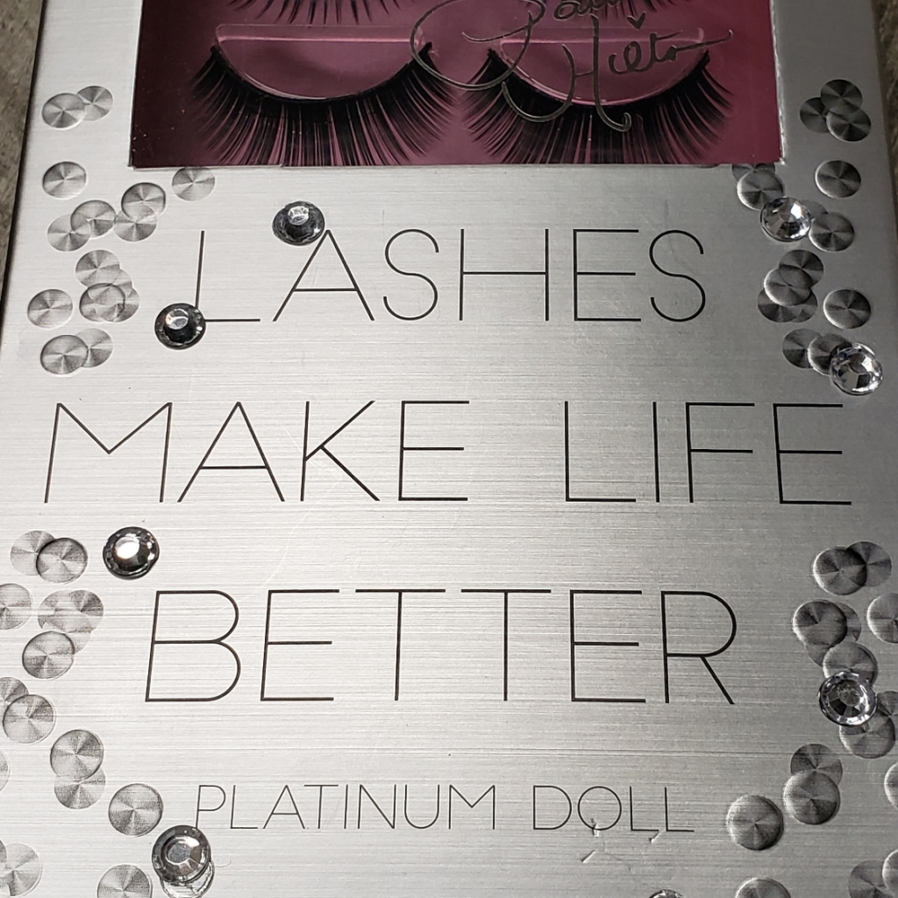 NIB Paris Hilton 5 Pc False EyeLashes - Picture 5 of 9